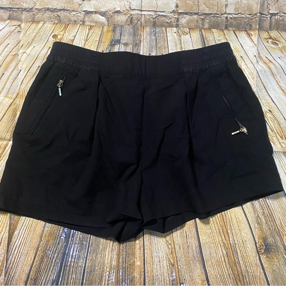 Forever 21 Black Gold Zipper Pocket Pull On Stretch Shorts